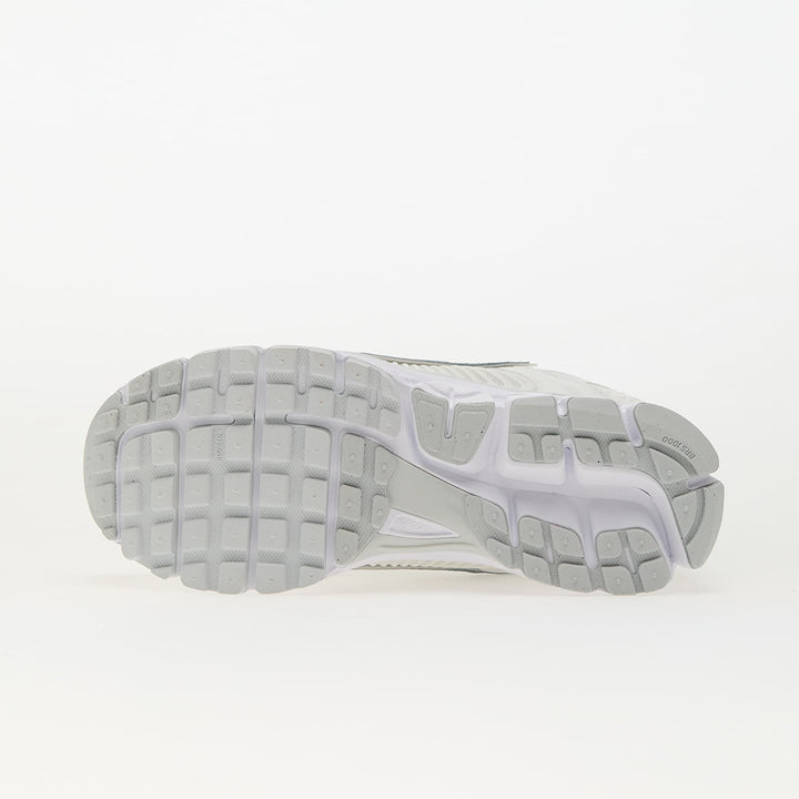 NIKE W ZOOM VOMERO 5 GOLD WHITE/ METALLIC SILVER-SUMMIT WHITE