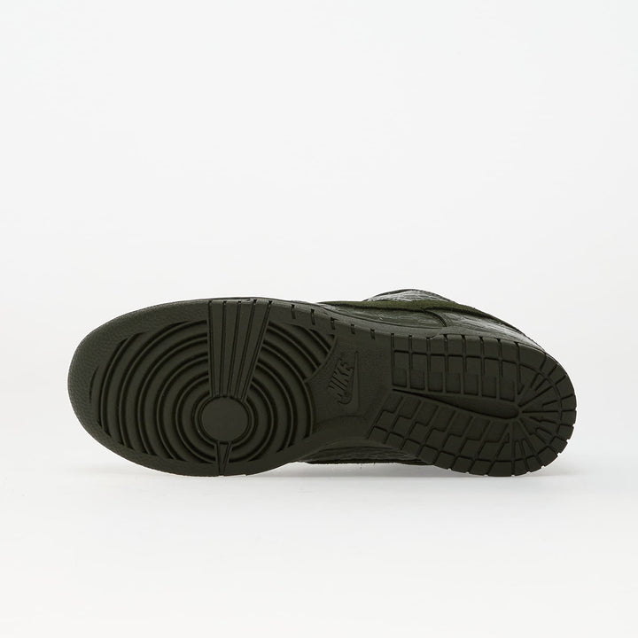 NIKE DUNK LOW CARBON GREEN/ CARBON GREEN-METALLIC GOLD