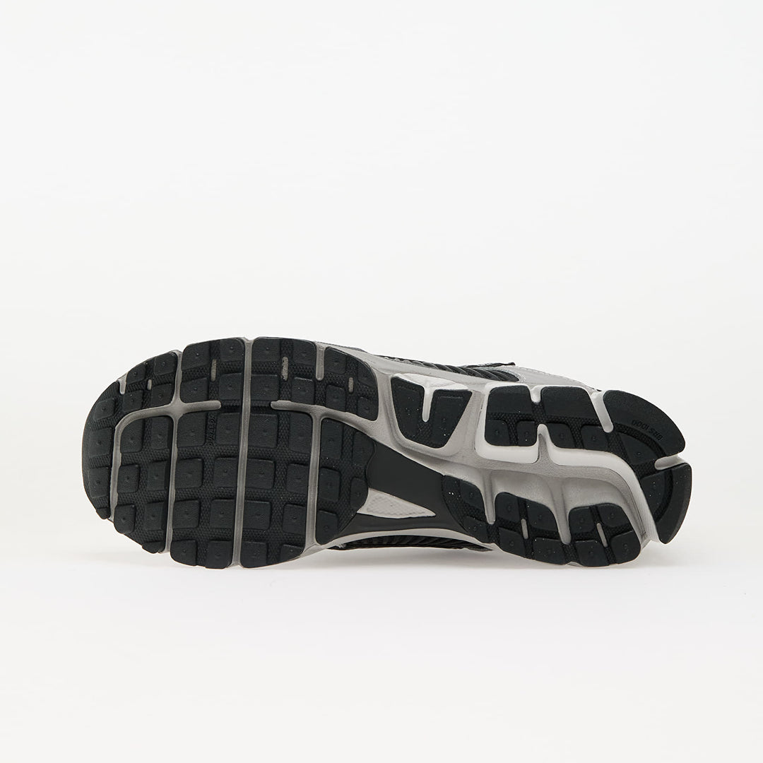 NIKE ZOOM VOMERO 5 DK SMOKE GREY/ SMOKE GREY-LT SMOKE GREY
