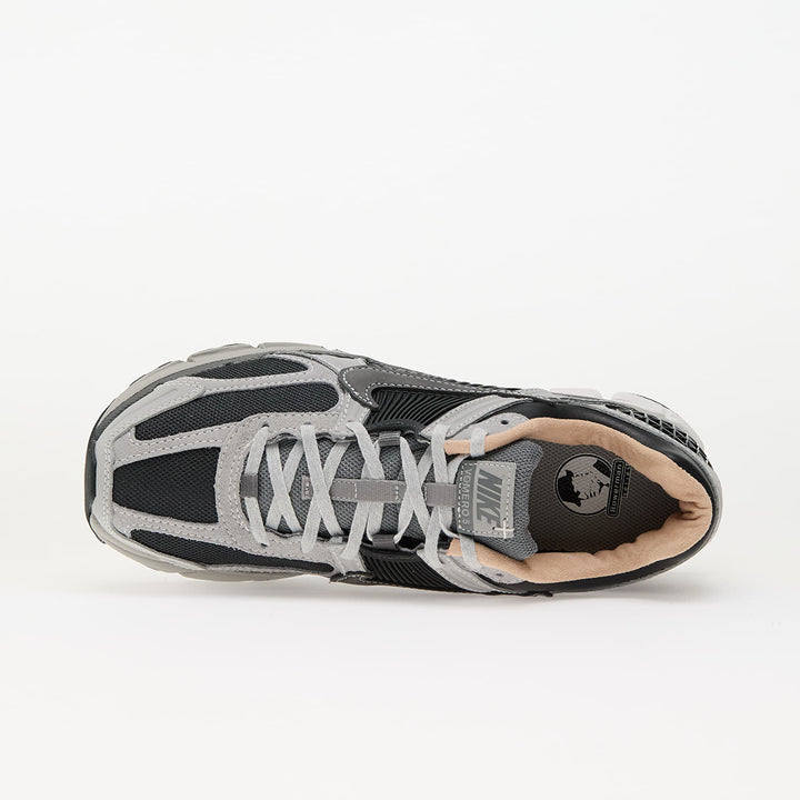 NIKE ZOOM VOMERO 5 DK SMOKE GREY/ SMOKE GREY-LT SMOKE GREY