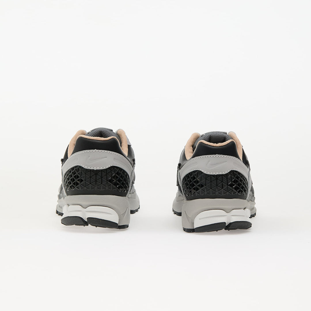 NIKE ZOOM VOMERO 5 DK SMOKE GREY/ SMOKE GREY-LT SMOKE GREY