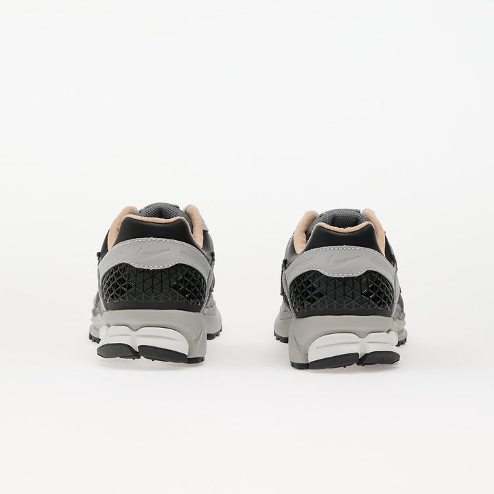 NIKE ZOOM VOMERO 5 DK SMOKE GREY/ SMOKE GREY-LT SMOKE GREY