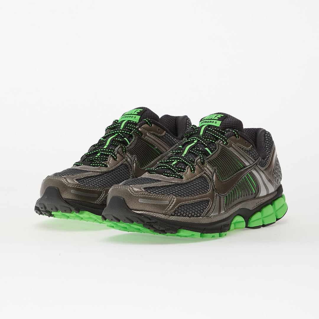 NIKE ZOOM VOMERO 5 SE MTLC PEWTER/ MTLC PEWTER-FLAT PEWTER-BLACK-GREEN STRIKE