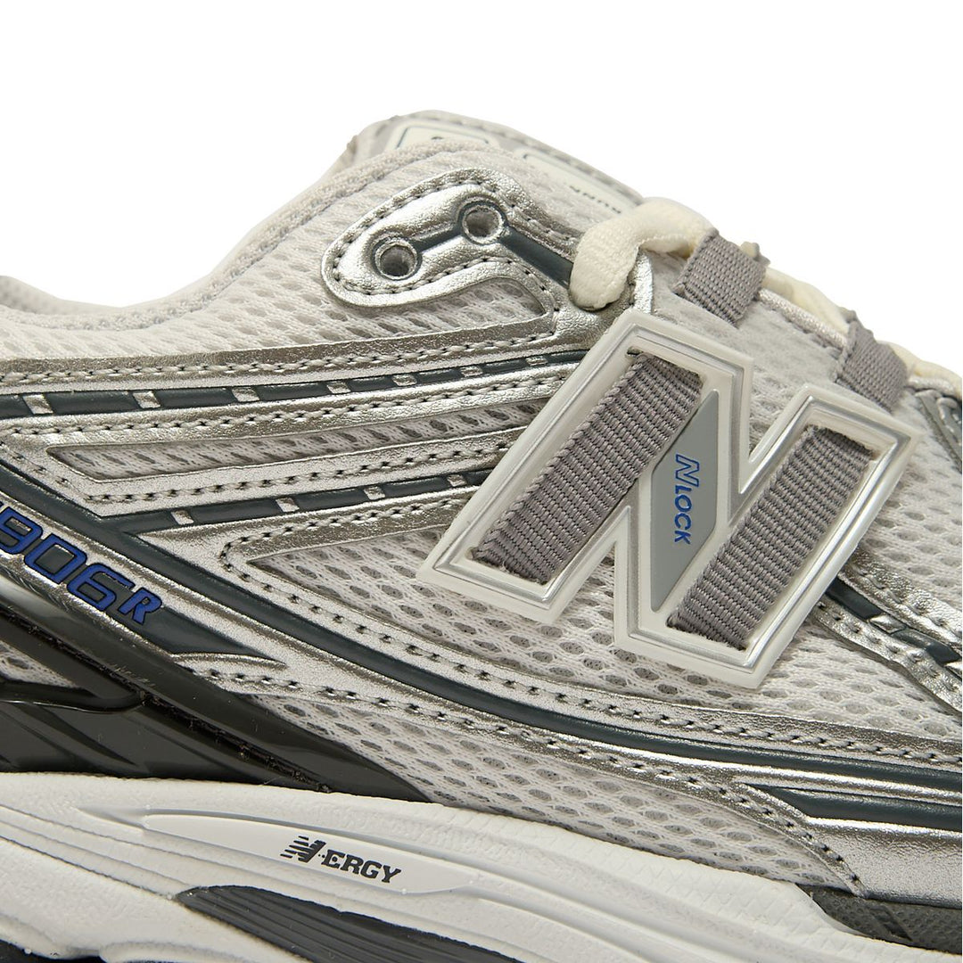 NEW BALANCE 1906R WHITE METALLIC