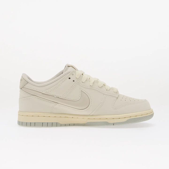 NIKE DUNK LOW LV8 KIDS SAIL/ LIGHT BONE/ COCONUT MILK
