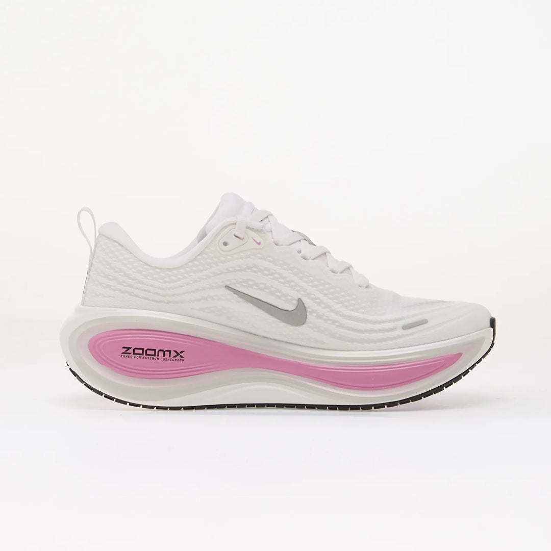 NIKE VOMERO PLUS WHITE/ METALLIC SILVER-BLEACHED LILAC