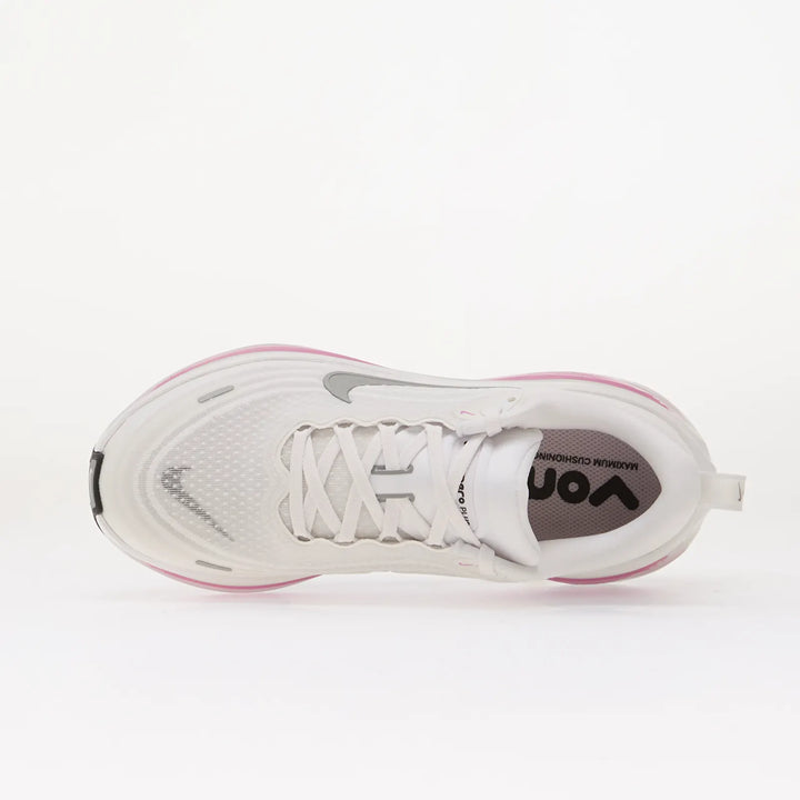NIKE VOMERO PLUS WHITE/ METALLIC SILVER-BLEACHED LILAC