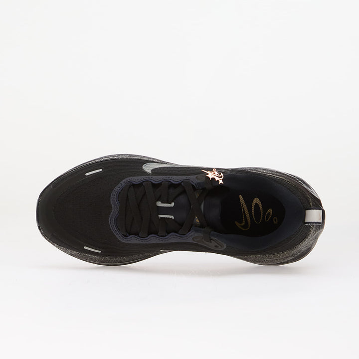 NIKE VOMERO PLUS "KEELY HODGKINSON" PITCH BLUE/ BLACK-BLUR-BLACKENED BLUE