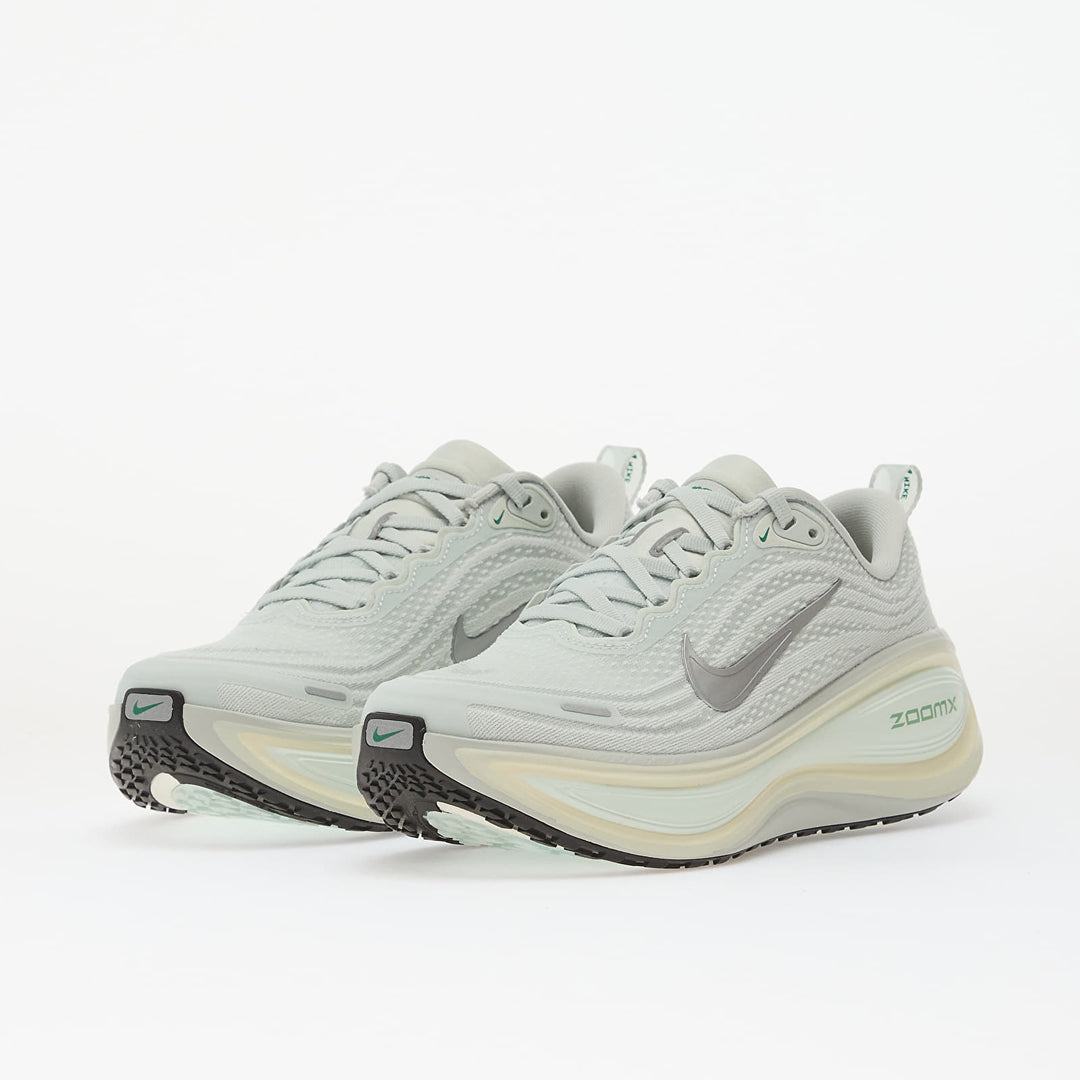 NIKE VOMERO PLUS LIGHT SILVER/ METALLIC SILVER