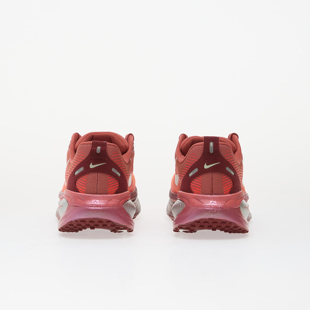 NIKE VOMERO 18 LIGHT REDWOOD/ BARELY GREEN