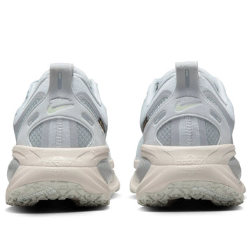 NIKE VOMERO 18 GORE-TEX PURE PLATINUM LIGHT PUMICE — Stock