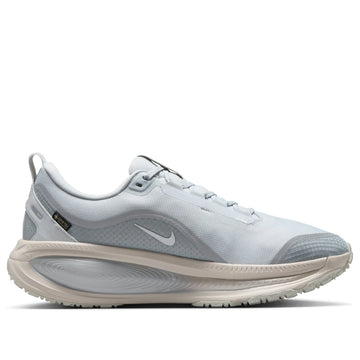 NIKE VOMERO 18 GORE-TEX PURE PLATINUM LIGHT PUMICE — Stock