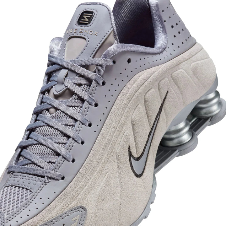 NIKE SHOX R4 CEMENT GREY BLACK W