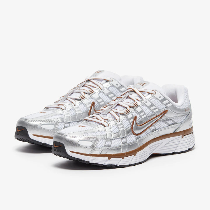 NIKE P-6000 WHITE METALLIC SILVER LT BRITISH TAN