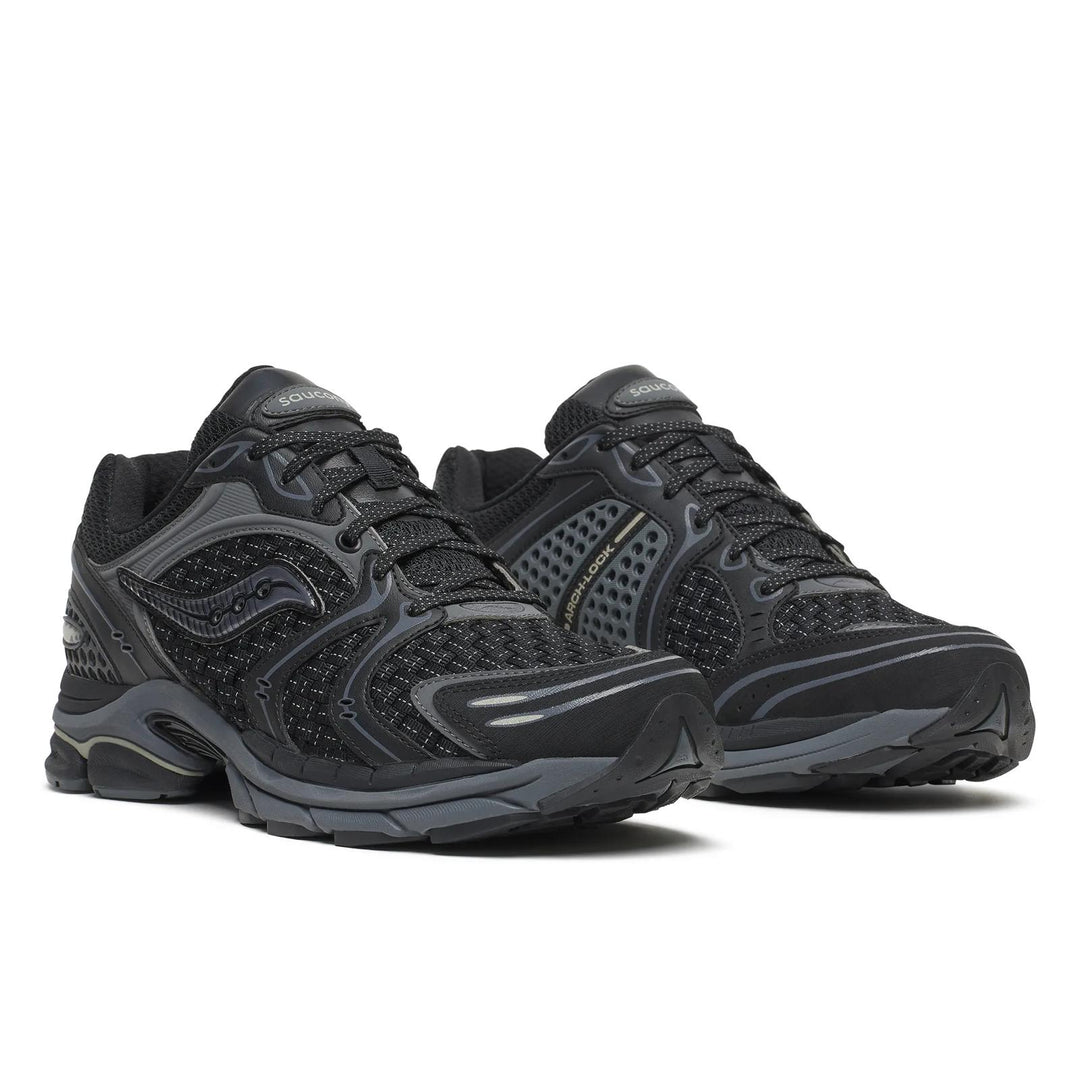 SAUCONY PROGRID TRIUMPH 4 FABRICATED FUTURE BLACK CARBON