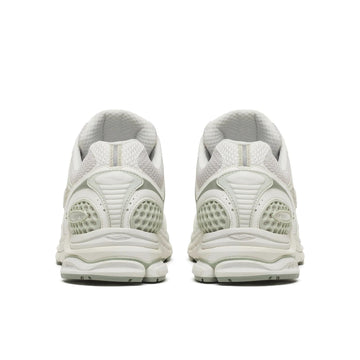 SAUCONY PROGRID TRIUMPH 4 FABRICATED FUTURE IVORY CELADON — Stock