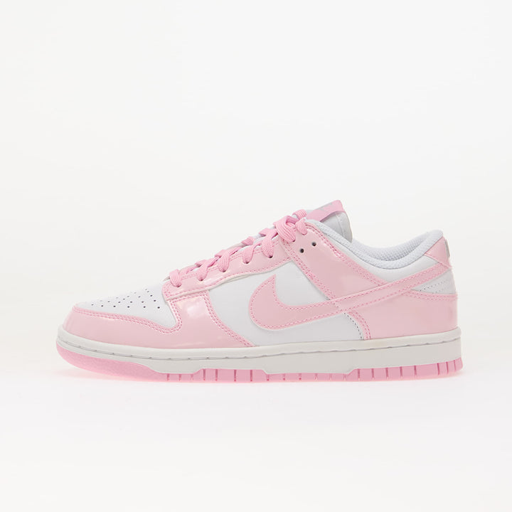 NIKE DUNK LOW SE WHITE/ PINK RISE-WHITE-METALLIC SILVER
