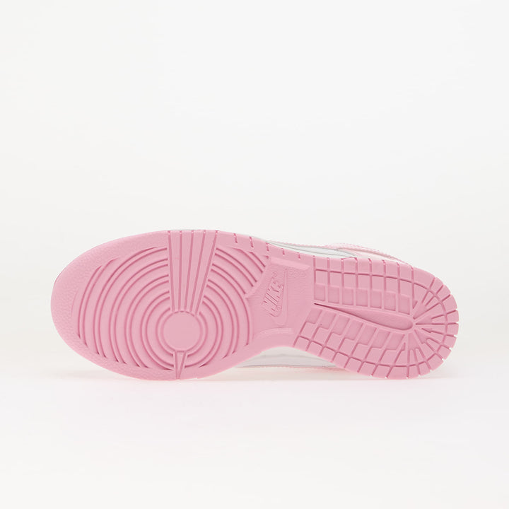 NIKE DUNK LOW SE WHITE/ PINK RISE-WHITE-METALLIC SILVER