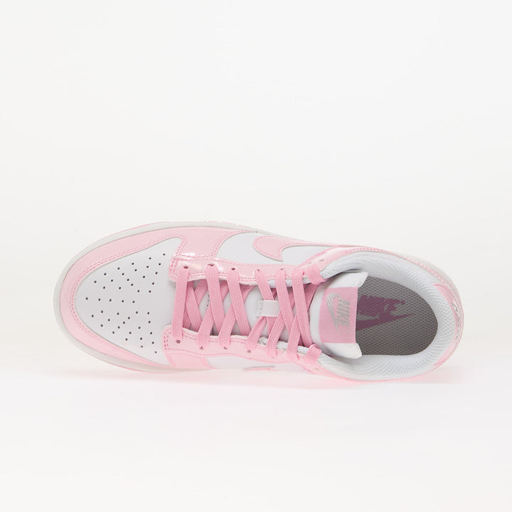 NIKE DUNK LOW SE WHITE/ PINK RISE-WHITE-METALLIC SILVER