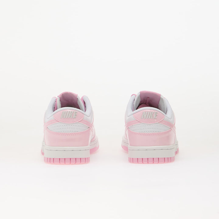 NIKE DUNK LOW SE WHITE/ PINK RISE-WHITE-METALLIC SILVER