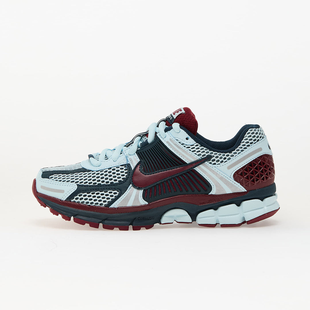 NIKE W ZOOM VOMERO 5 ARMORY NAVY/ TEAM RED-GLACIER BLUE