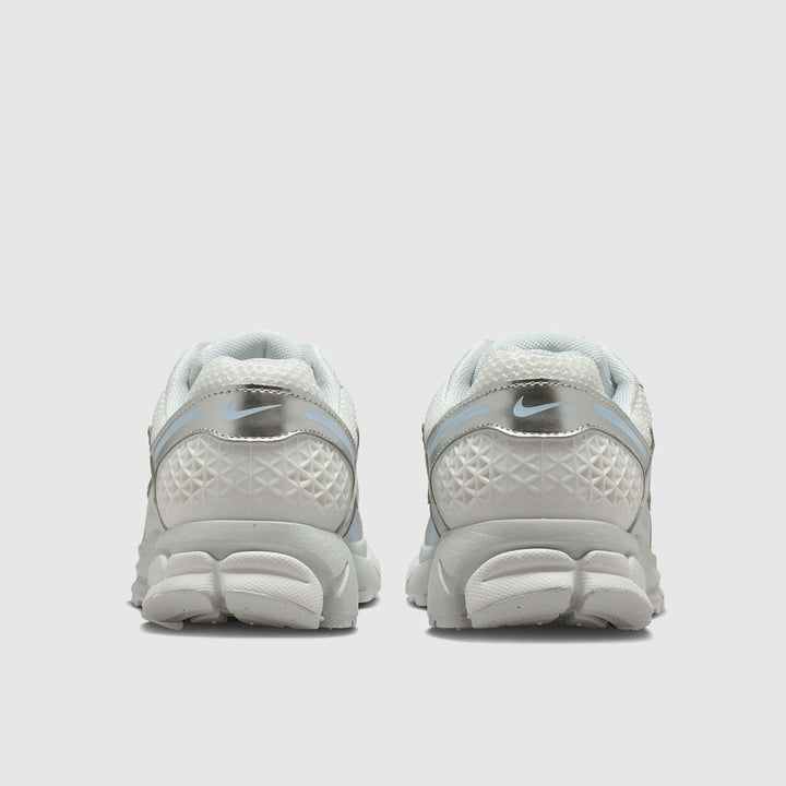 NIKE WOMENS ZOOM VOMERO 5 PURE PLATINUM CELESTINE BLUE