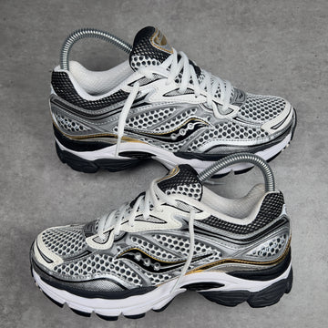 SAUCONY PROGRID OMNI 9 SILVER GOLD