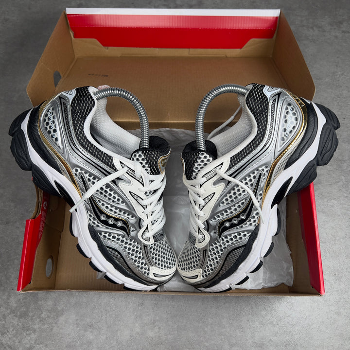 SAUCONY PROGRID OMNI 9 SILVER GOLD