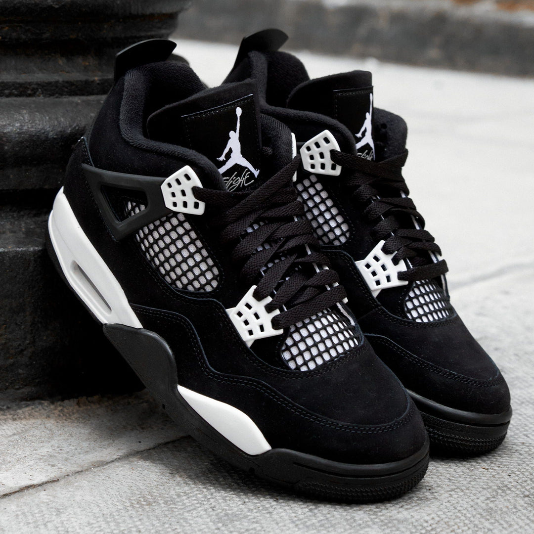 AIR JORDAN 4 RETRO &