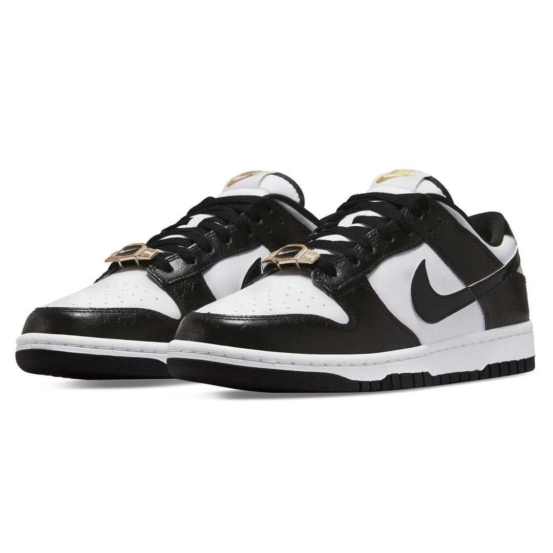 NIKE DUNK LOW &