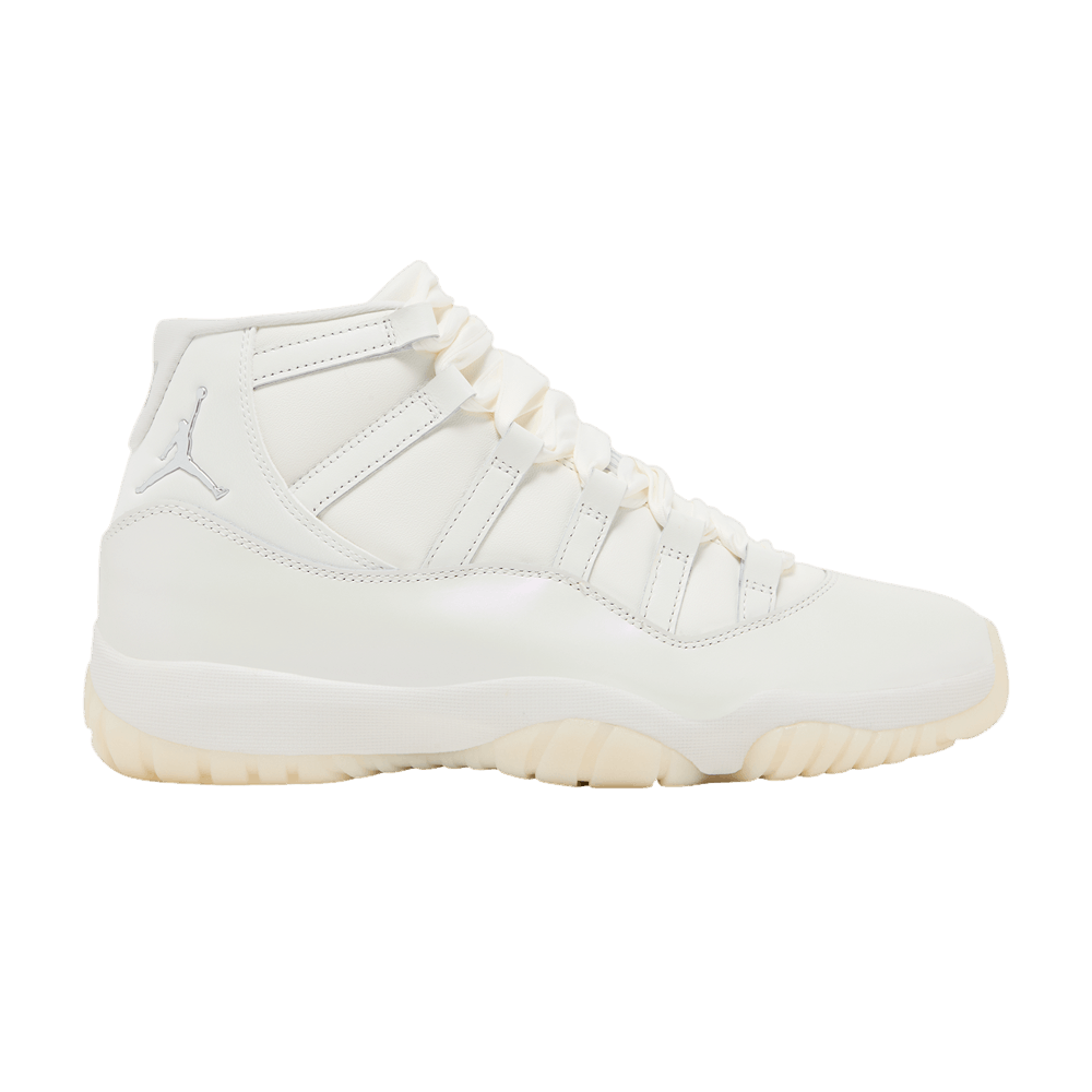 JORDAN 11 RETRO PEARL (WOMEN&