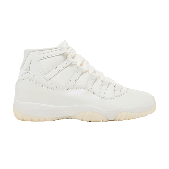 JORDAN 11 RETRO PEARL (WOMEN&
