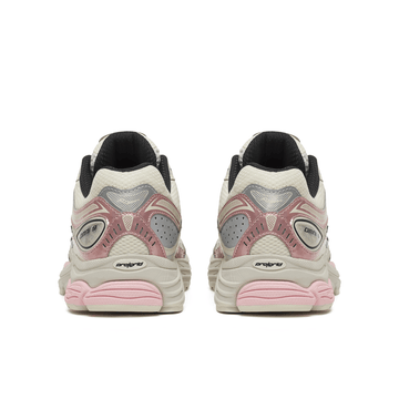 SAUCONY PROGRID OMNI 9 'EGGSHELL TOUCH' — Stock