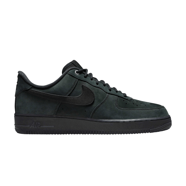 NIKE AIR FORCE 1 LOW &