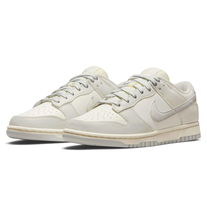 NIKE DUNK LOW WMNS &