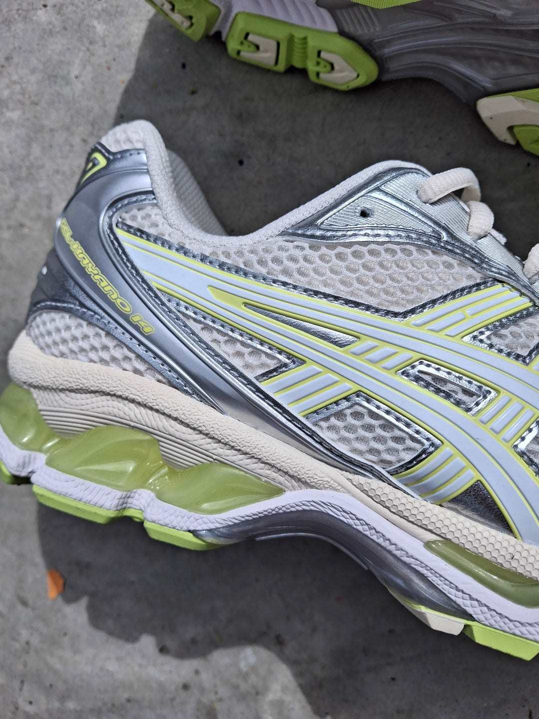 ASICS GEL KAYANO 14 &