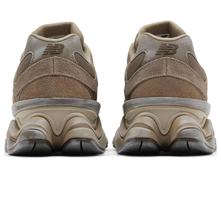 NEW BALANCE 9060 &