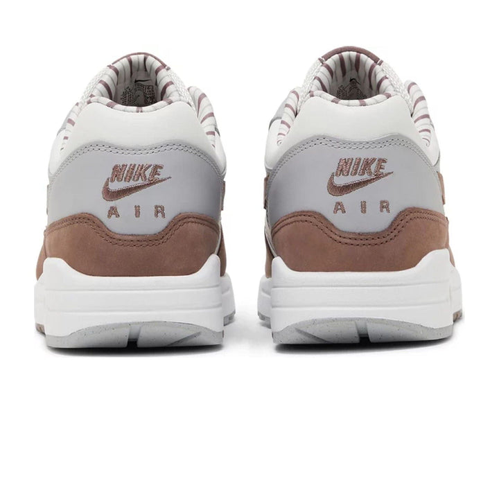 NIKE AIR MAX 1 PREMIUM &