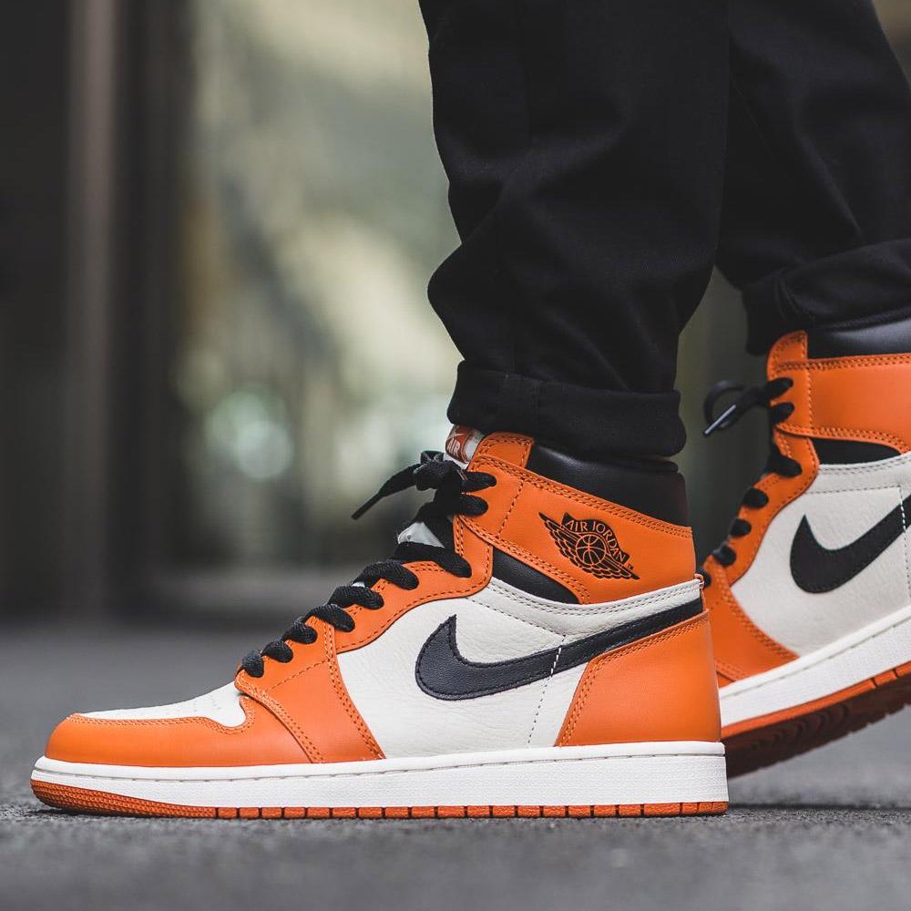 AIR JORDAN 1 RETRO HIGH OG &