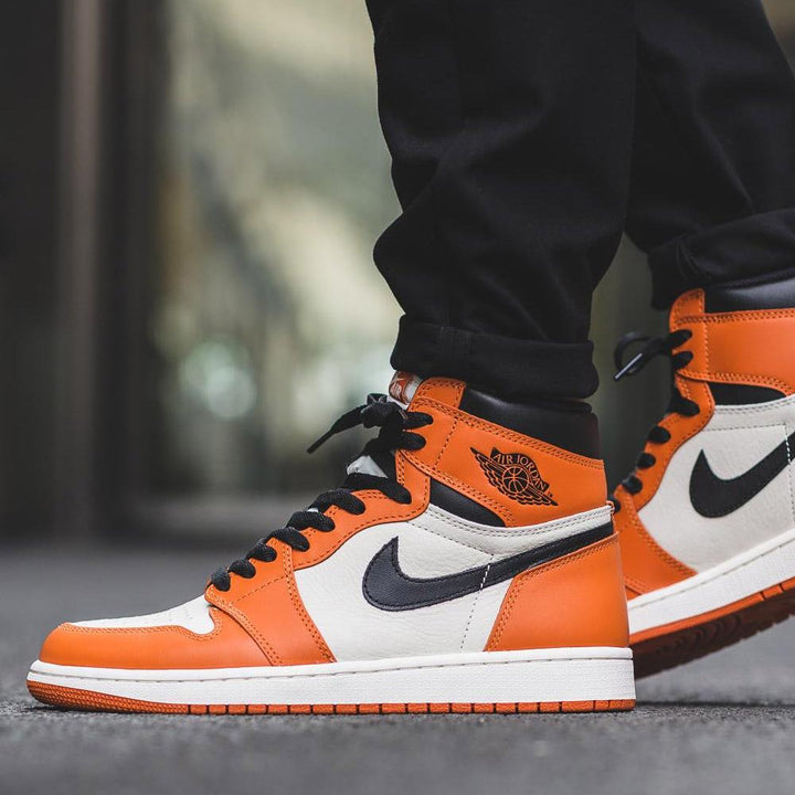 AIR JORDAN 1 RETRO HIGH OG &