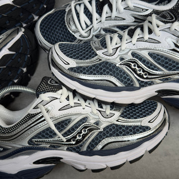 SAUCONY PROGRID OMNI 9 DEEP NAVY