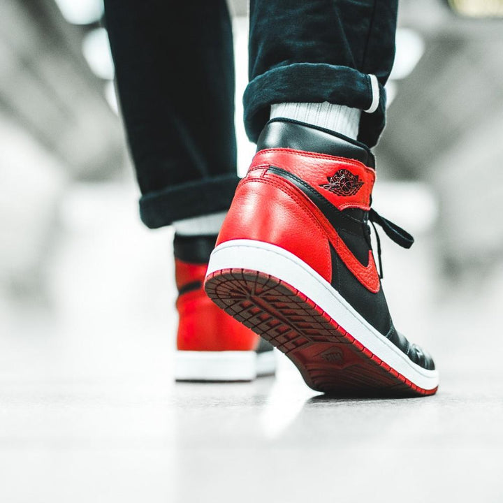 AIR JORDAN 1 RETRO HIGH OG BRED 2016 BANNED