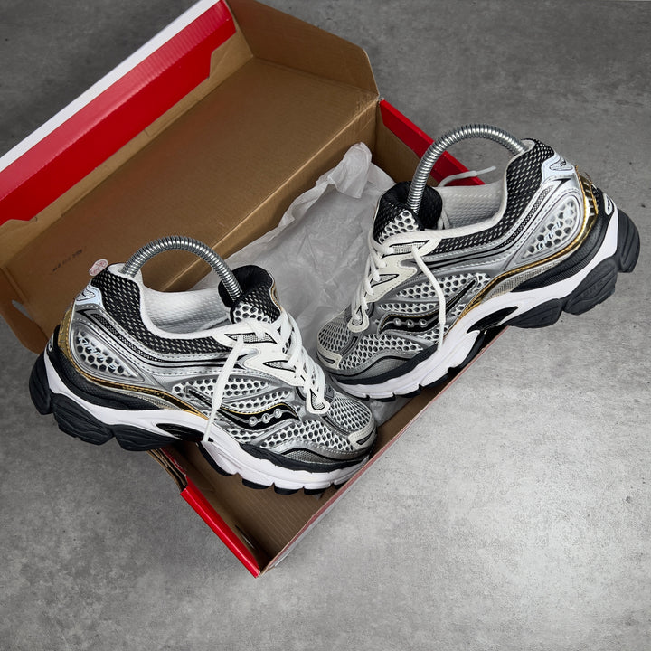 SAUCONY PROGRID OMNI 9 SILVER GOLD
