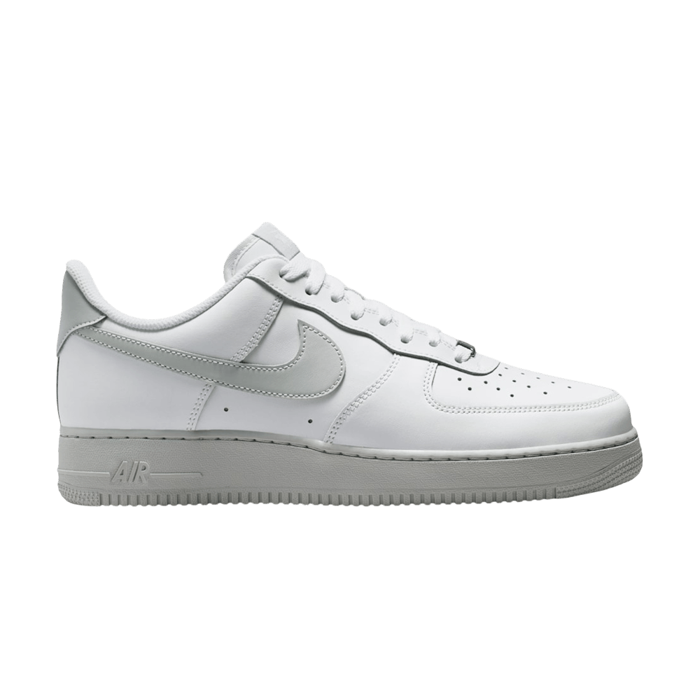 NIKE AIR FORCE 1 &