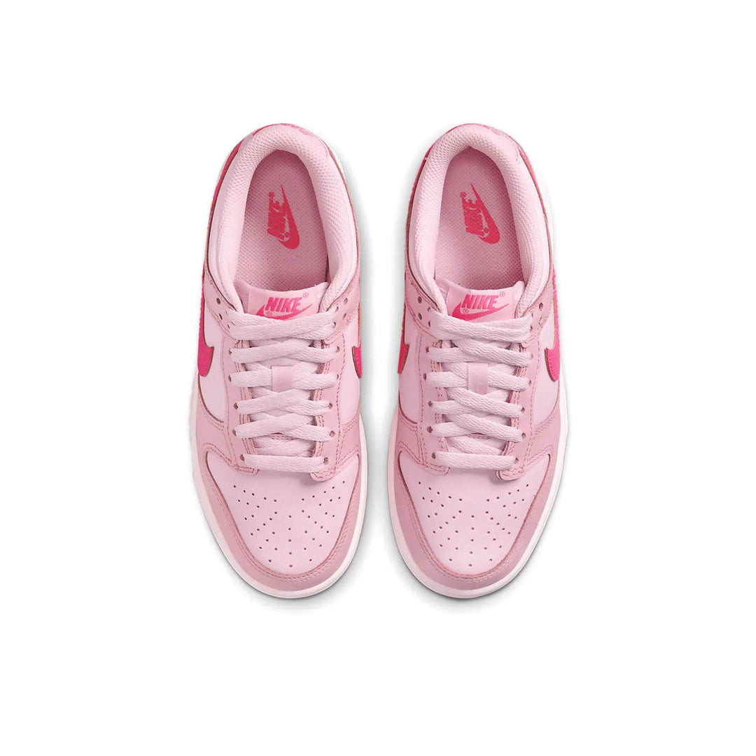 NIKE DUNK LOW GS &