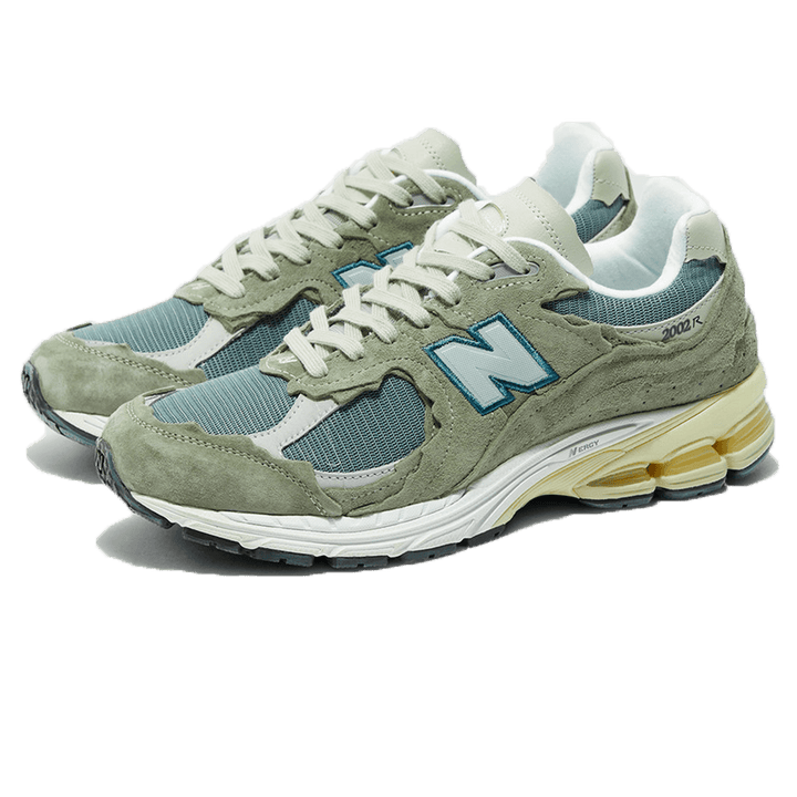 NEW BALANCE 2002R &