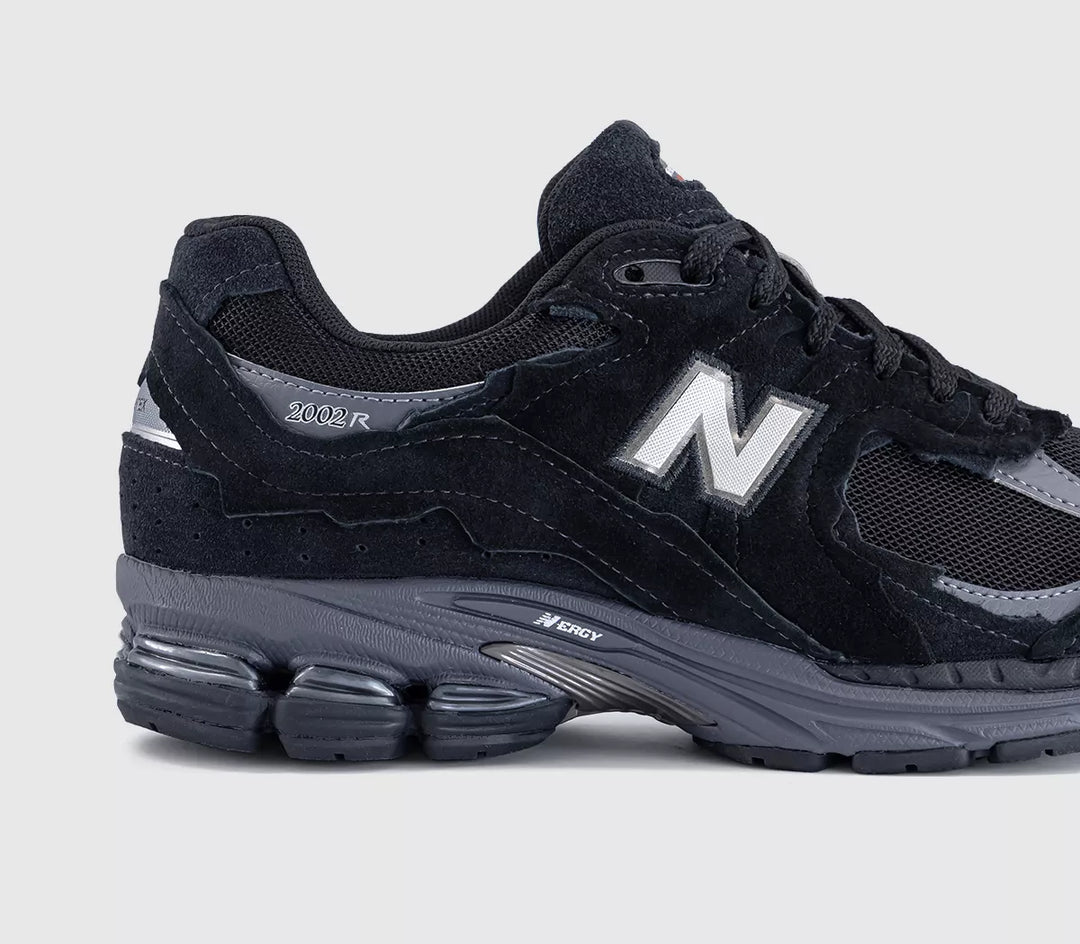 NEW BALANCE 2002R BLACK REFLECTIVE