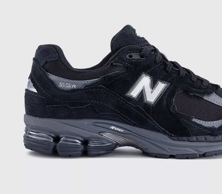 NEW BALANCE 2002R BLACK REFLECTIVE