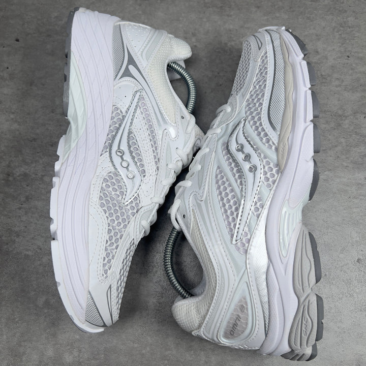 SAUCONY PROGRID OMNI 9 OG TRIPLE WHITE