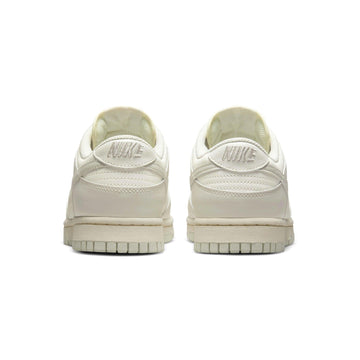 NIKE DUNK LOW WMNS 'LIGHT BONE' — Stock